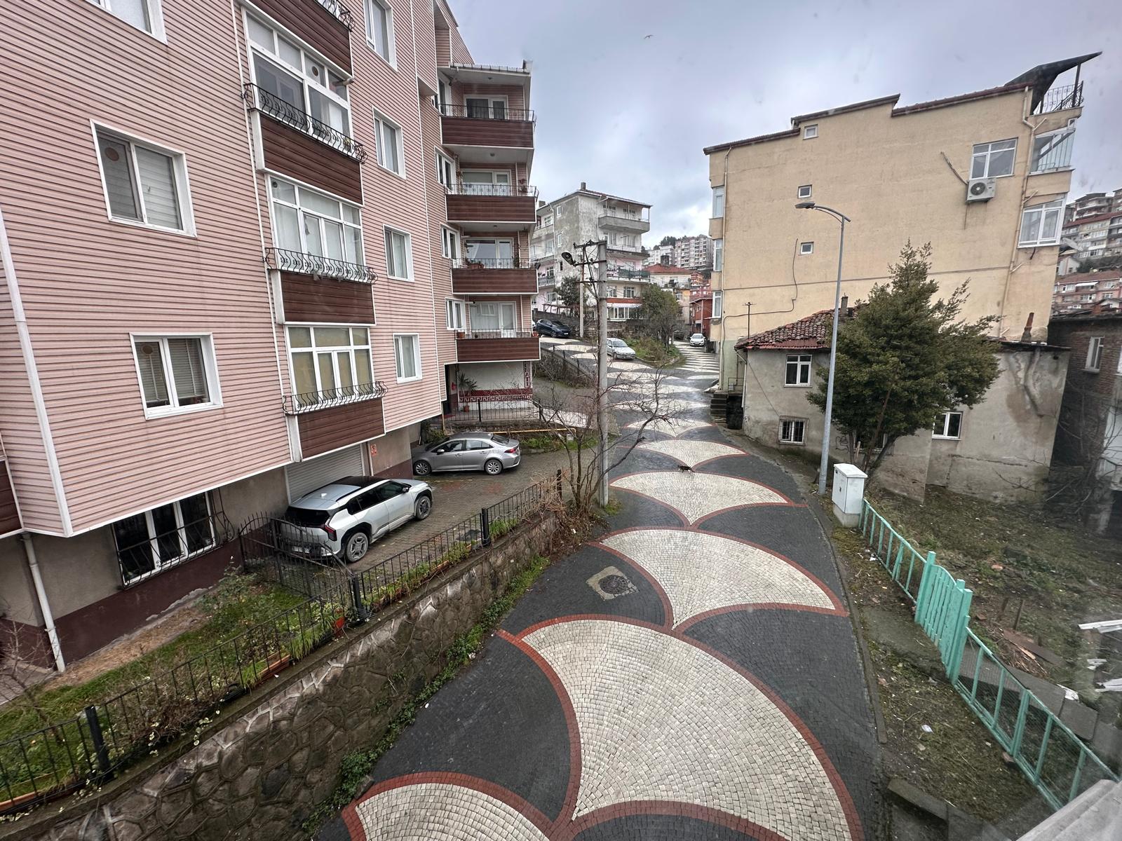 ÇARŞI EMLAK'TAN ORTACAMİ MEVKİİ 2+1 KİRALIK DAİRE