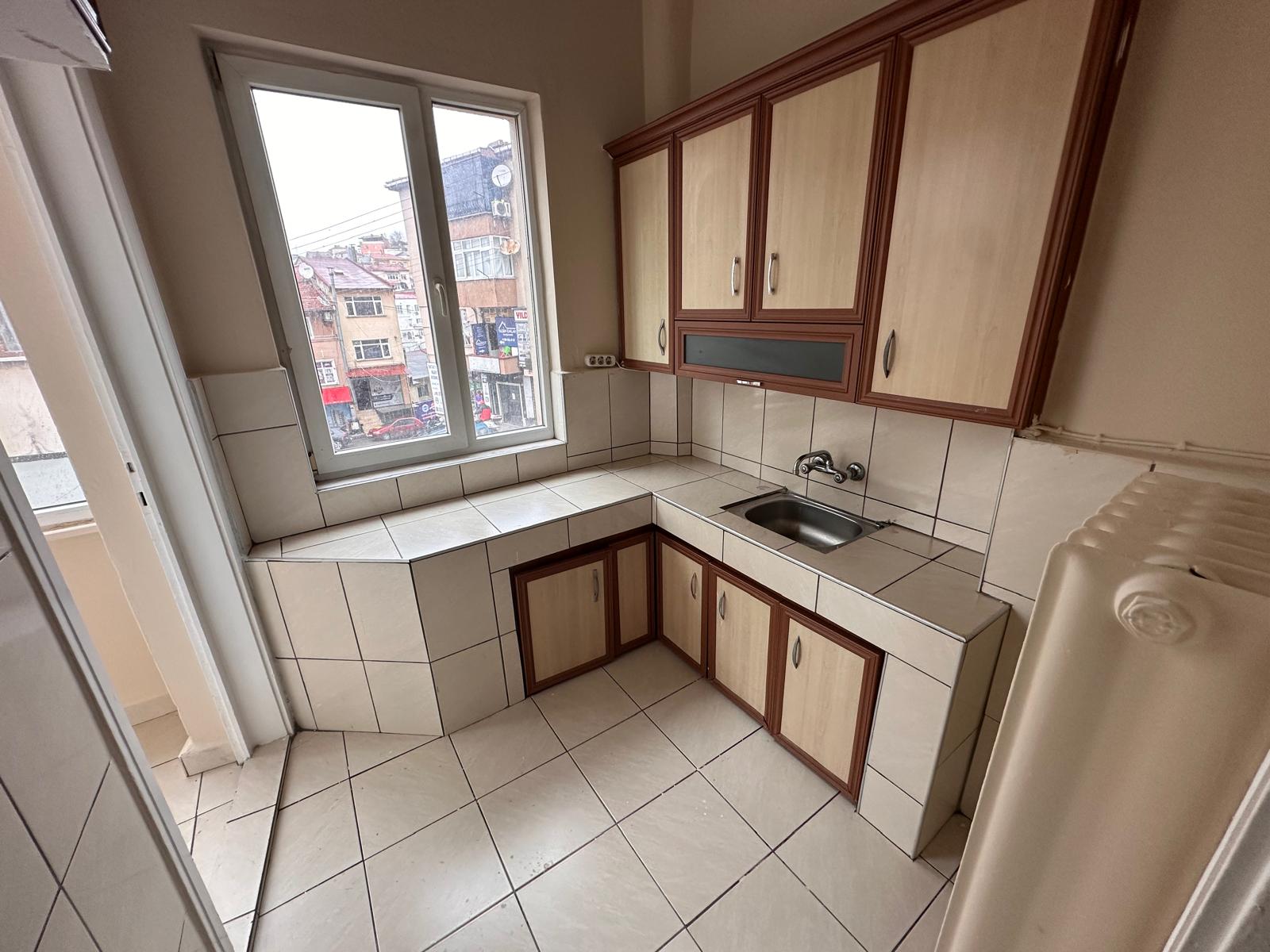 ÇARŞI EMLAK'TAN ÇARŞI MERKEZİNDE KİRALIK DAİRE