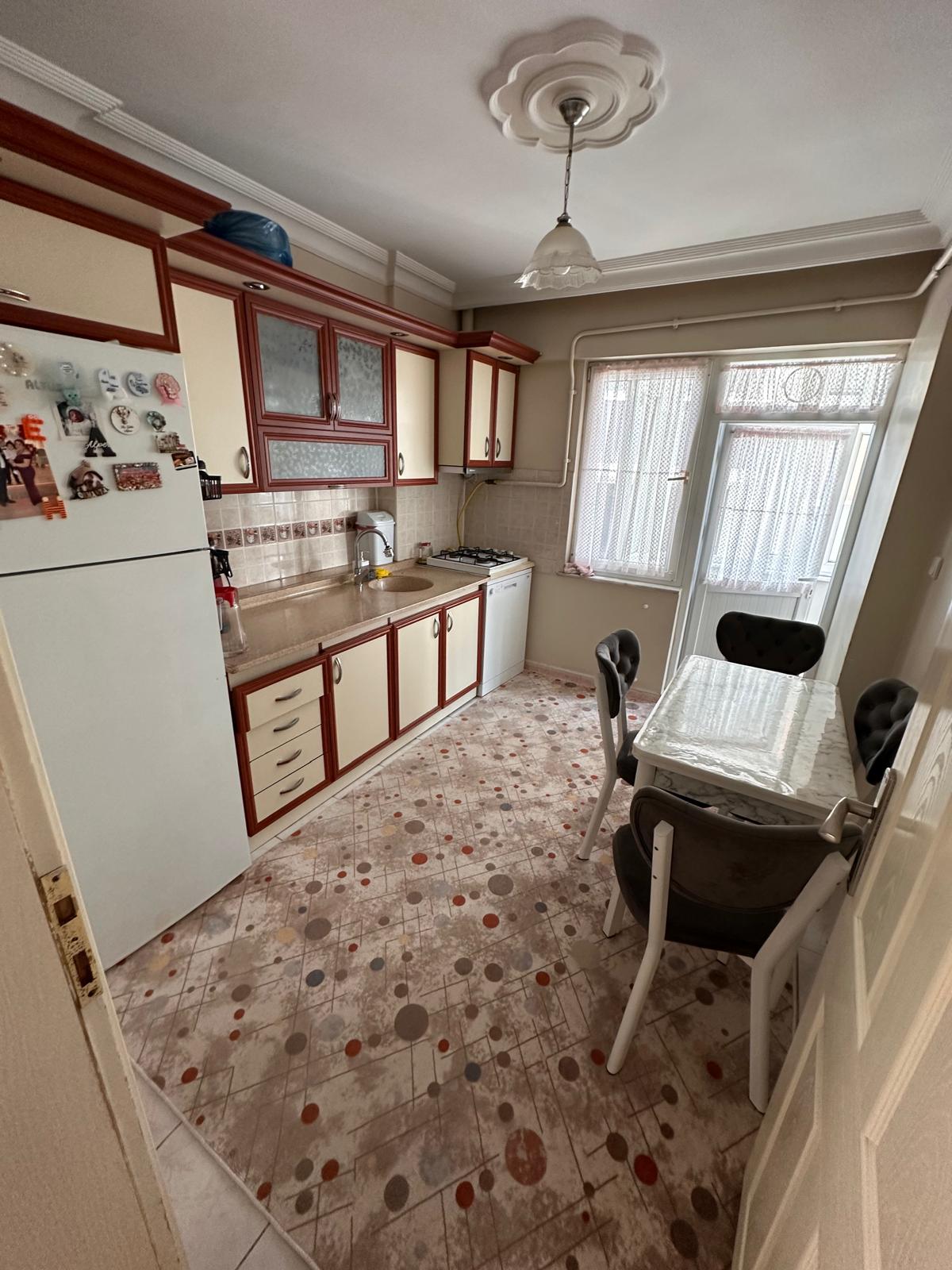ÇARŞI EMLAK'TAN GÜLÜÇ MEVKİNDE SATILIK DAİRE