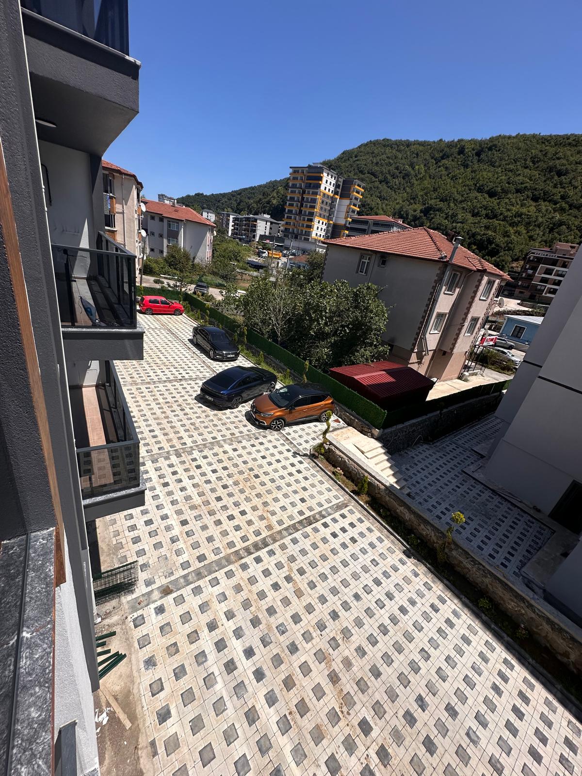 ÇARŞI EMLAK'TAN KEMER MEVKİİ EŞYALI 1+1 KİRALIK DAİRE